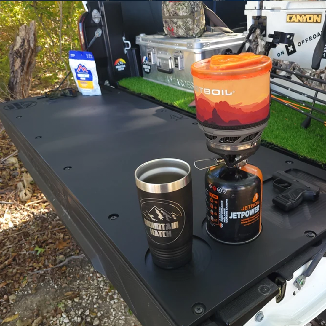 22+ Silverado/Sierra 2500/3500 HD | Mountain Hatch Tailgate Table