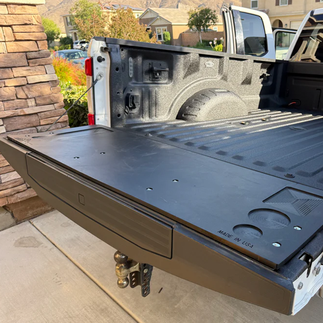 17-22 Ford F250/F350 SuperDuty | Mountain Hatch Tailgate Table